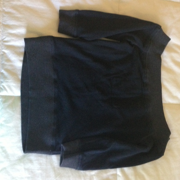Abercrombie Off The Shoulder Sweatshirt - Picture 4 of 4